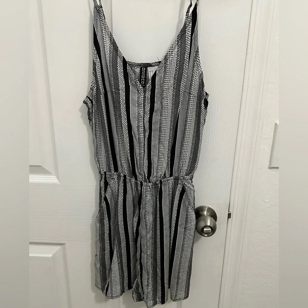 Romper - Picture 1 of 3